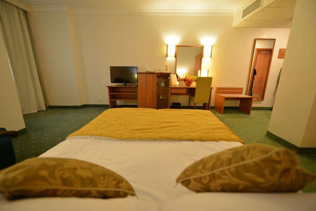 Hotel Karpos Escópia Quarto foto